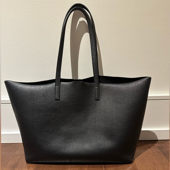 ❌ SOLD ❌ YSL Tote - Black Saint Laurent Leather Tote Bag - Picture 4 of 10